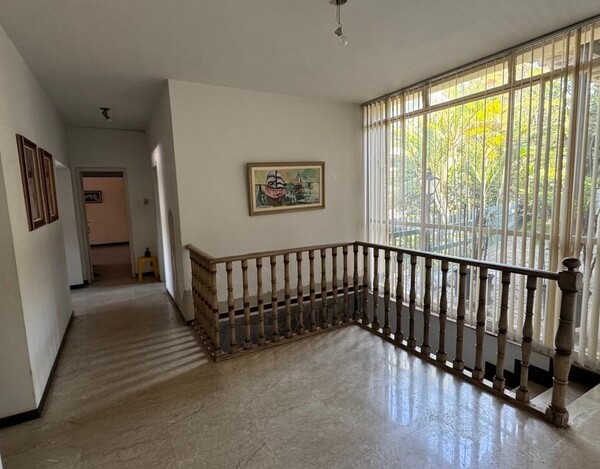 CASA Á VENDA NO BAIRRO CIDADE JARDIM EM BH