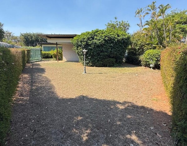 CASA Á VENDA NO BAIRRO CIDADE JARDIM EM BH