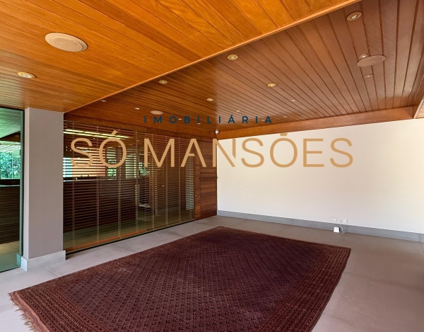 Casa de Alto Padrão de 553 m² à Venda com 1 Suíte e Vista Deslumbrante no Estância Serrana, Nova Lima - MG