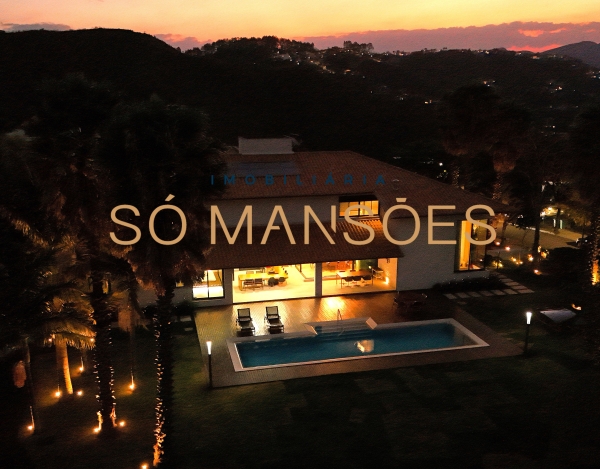 Casa Exclusiva de 564 m² à Venda com 4 Suítes e Vista Panorâmica no Vale dos Cristais, Nova Lima - MG