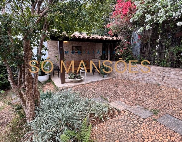 CASA À VENDA NO BAIRRO SANTA LÚCIA 