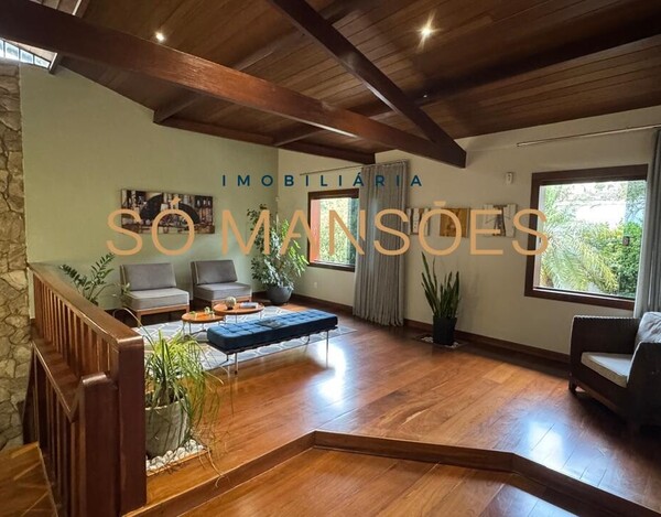 CASA À VENDA NO BAIRRO SANTA LÚCIA 
