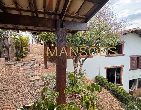 CASA À VENDA NO BAIRRO SANTA LÚCIA 