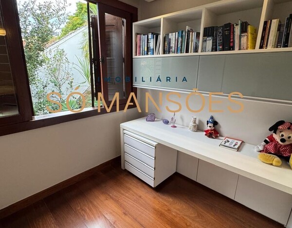 CASA À VENDA NO BAIRRO SANTA LÚCIA 
