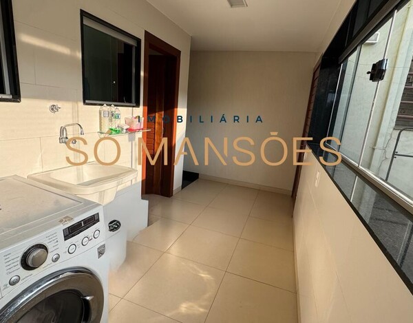 CASA À VENDA NO BAIRRO SANTA LÚCIA 