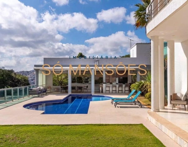 Casa com Ampla Garagem de 719 m² à Venda com 4 Suítes e Espaço Gourmet no São Bento, Belo Horizonte - MG