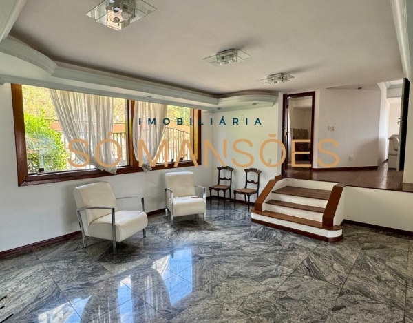 Casa de Alto Padrão de 642 m² à Venda com 3 Suítes e Espaço Gourmet no Santa Lúcia, Belo Horizonte - MG
