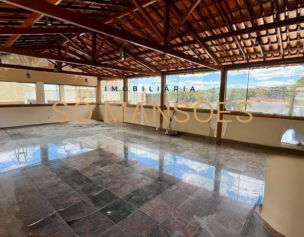 CASA À VENDA NO BAIRRO SANTA LÚCIA EM BELO HORIZONTE