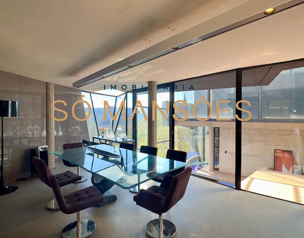 VALE DOS CRISTAIS - CASA À VENDA EM NOVA LIMA