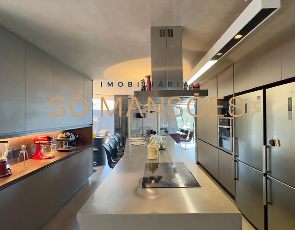 VALE DOS CRISTAIS - CASA À VENDA EM NOVA LIMA