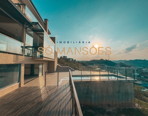 Casa Exclusiva de 280 m² à Venda com 3 Suítes e Vista Definitiva no Mirante da Mata, Nova Lima - MG