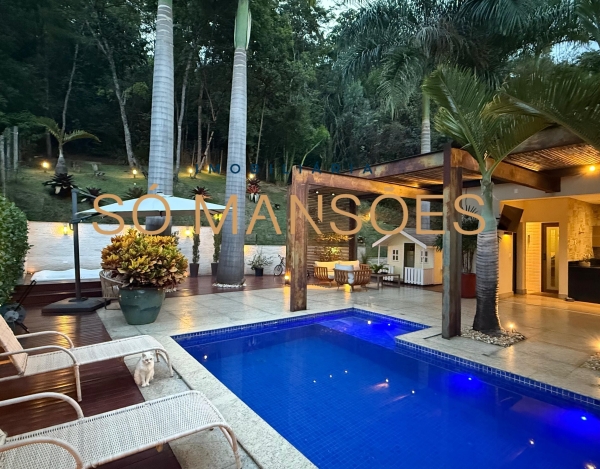 Casa de Luxo de 328 m² à Venda com 4 Suítes e Piscina Aquecida no Quintas do Sol, Nova Lima - MG