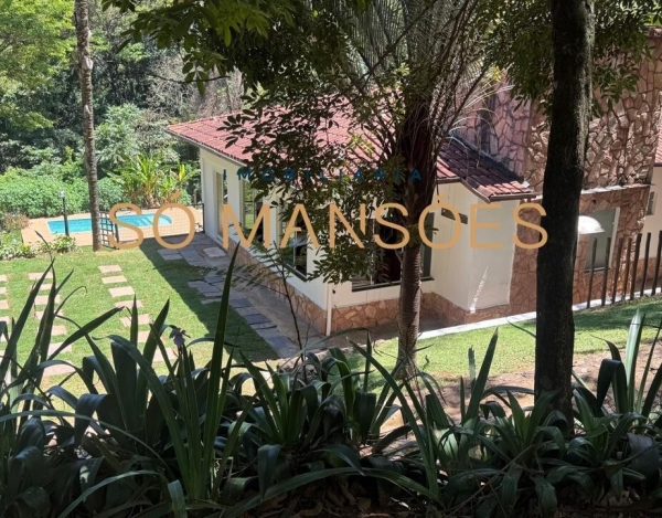 Casa de Alto Padrão de 290 m² à Venda com 2 Suítes e Vista para a Serra no Condomínio Retiro do Chalé, Brumadinho - MG