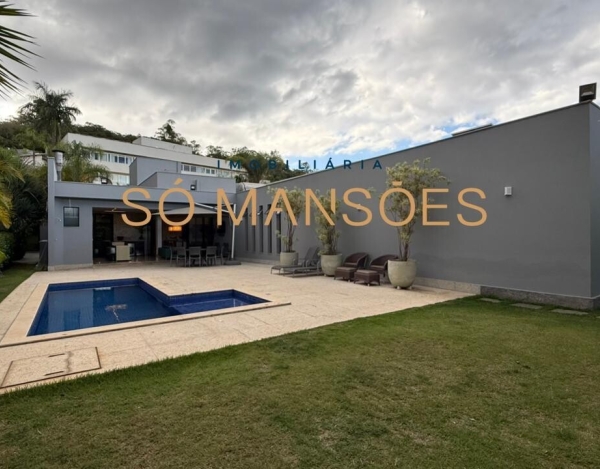 Casa Espaçosa de 340 m² à Venda com 4 Suítes e Piscina Aquecida no Quintas do Sol, Nova Lima - MG