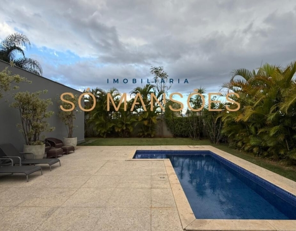 Casa Espaçosa de 340 m² à Venda com 4 Suítes e Piscina Aquecida no Quintas do Sol, Nova Lima - MG