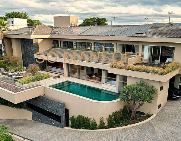 Casa em Terreno Privilegiado de 781 m² à Venda com 4 Suítes e Vista Panorâmica no Vale dos Cristais, Nova Lima - MG