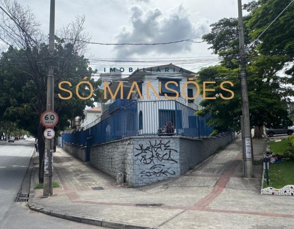 Casa com Ampla Garagem de 421 m² à Venda com Spa no Selecione, Belo Horizonte - MG