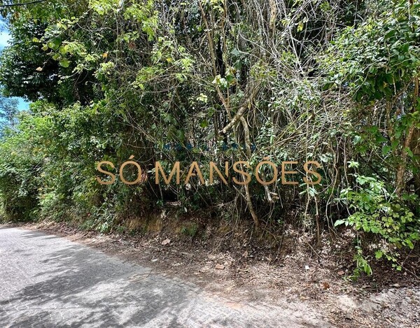 Lote de 900m² à venda no bairro Colina - Trancoso/BA.