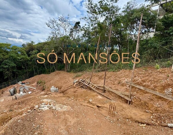 LOTE / TERRENO À VENDA NO CONDOMÍNIO MIRANTE DA MATA EM NOVA LIMA