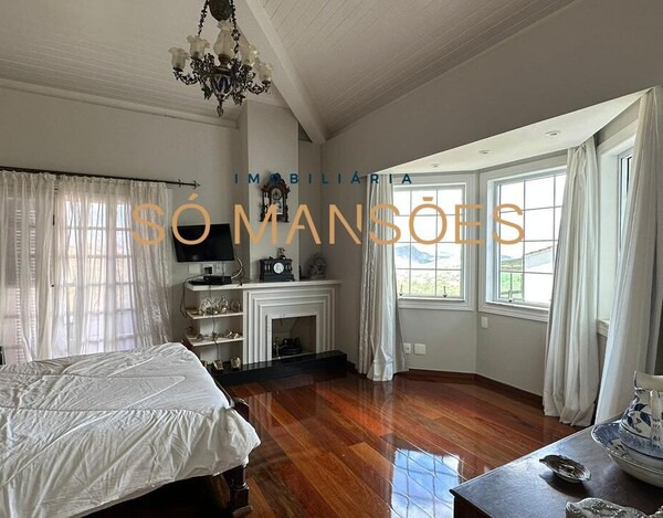 CASA À VENDA NO VILA CASTELA 