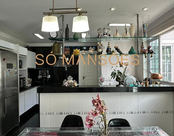 CASA À VENDA NO VILA CASTELA 