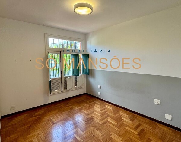 CASA À VENDA NO BAIRRO BELVEDERE 