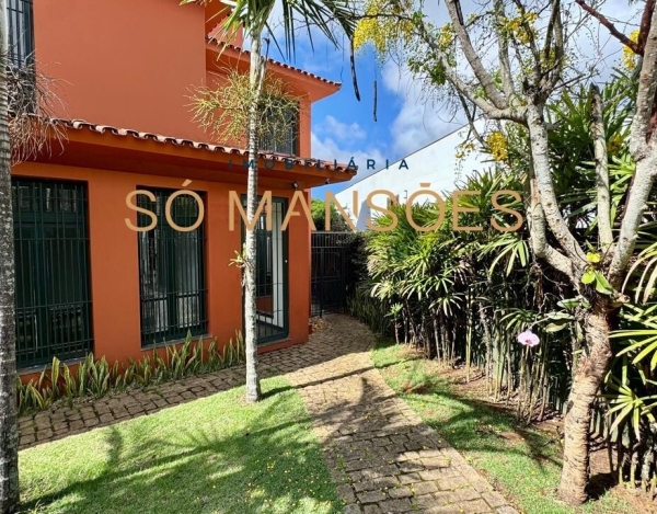 Casa de Alto Padrão de 260 m² à Venda com 1 Suíte e Spa no Belvedere, Belo Horizonte - MG
