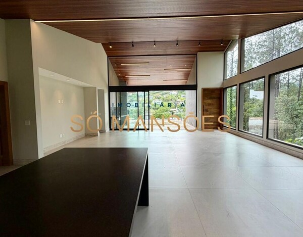 Casa de 424m² à venda no condomínio Bosque da Ribeira.