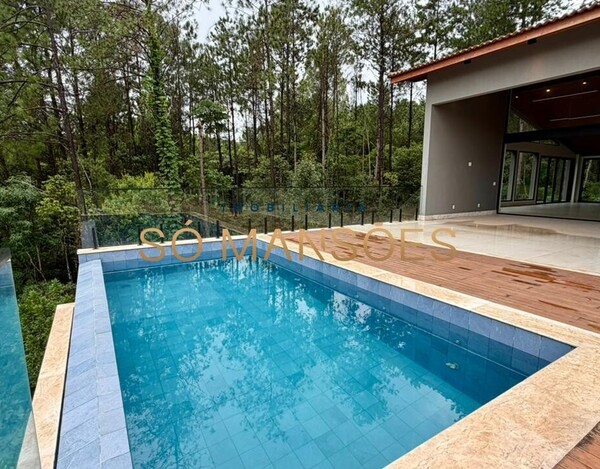 Casa de 424m² à venda no condomínio Bosque da Ribeira.