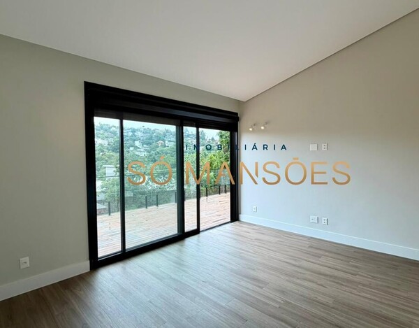 Casa de 424m² à venda no condomínio Bosque da Ribeira.