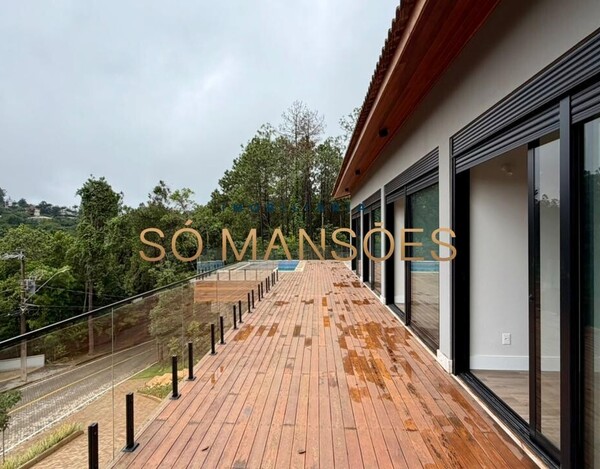 Casa de 424m² à venda no condomínio Bosque da Ribeira.