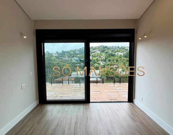 Casa de 424m² à venda no condomínio Bosque da Ribeira.