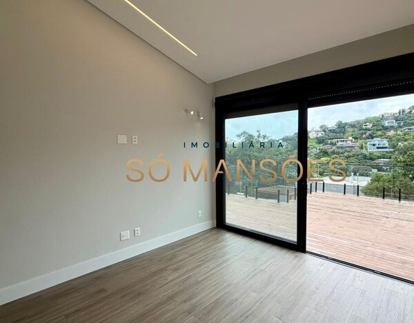 Casa de 424m² à venda no condomínio Bosque da Ribeira.