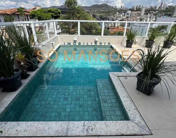 Casa Espaçosa de 580 m² à Venda com 4 Suítes e Vista Panorâmica no São Bento, Belo Horizonte - ES