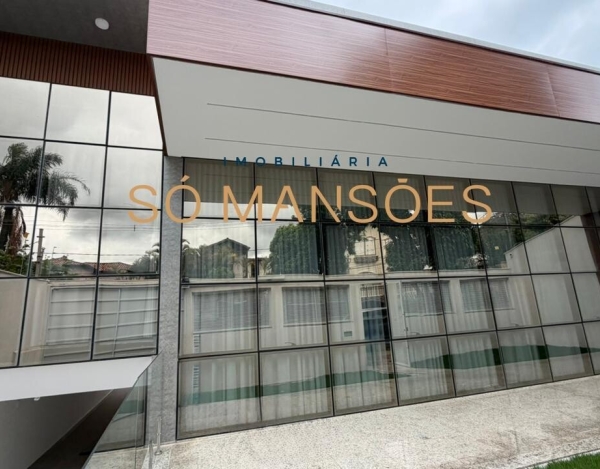 Casa Espaçosa de 296 m² à Venda com 4 Suítes e Spa no Belvedere, Belo Horizonte - MG