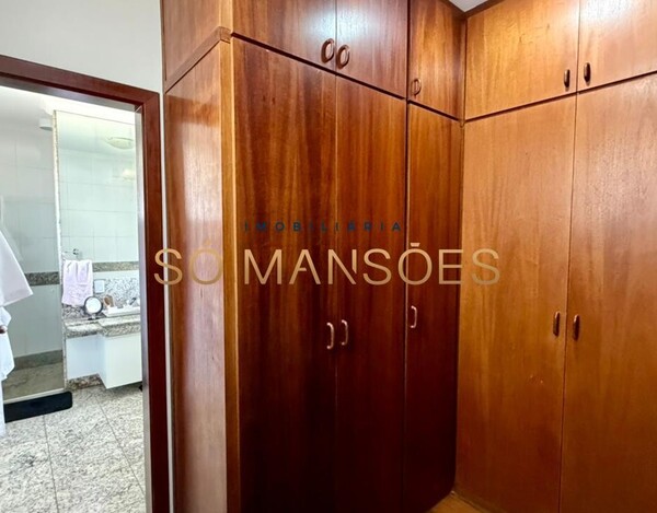 Casa de 364m² à venda no Bairro Santa Lúcia.