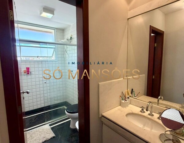 Casa de 364m² à venda no Bairro Santa Lúcia.