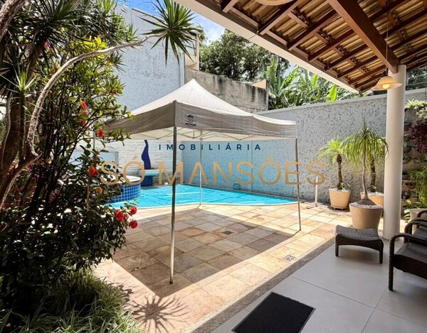 Casa de 364m² à venda no Bairro Santa Lúcia.