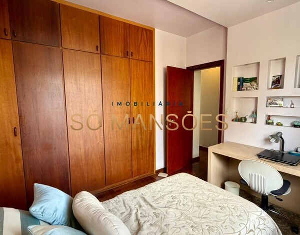 Casa de 364m² à venda no Bairro Santa Lúcia.