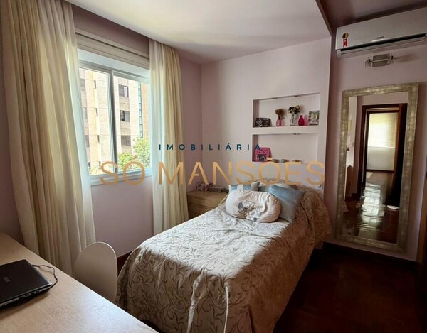 Casa de 364m² à venda no Bairro Santa Lúcia.