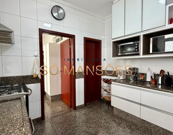 Casa de 364m² à venda no Bairro Santa Lúcia.