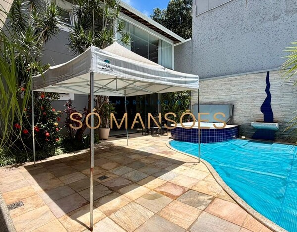 Casa de 364m² à venda no Bairro Santa Lúcia.