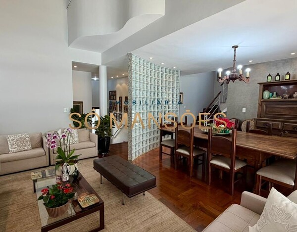 Casa de 364m² à venda no Bairro Santa Lúcia.