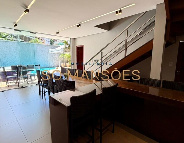 Casa de 364m² à venda no Bairro Santa Lúcia.