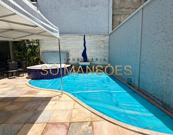 Casa de 364m² à venda no Bairro Santa Lúcia.