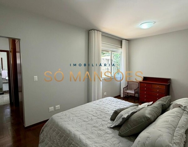 Casa de 364m² à venda no Bairro Santa Lúcia.