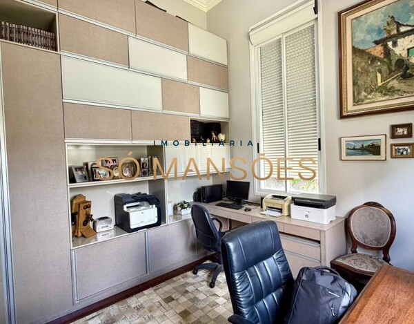 Casa de 364m² à venda no Bairro Santa Lúcia.