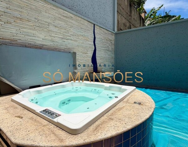 Casa de 364m² à venda no Bairro Santa Lúcia.