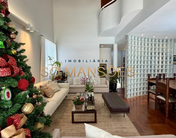 Casa de 364m² à venda no Bairro Santa Lúcia.