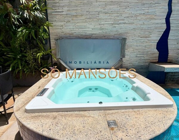 Casa de 364m² à venda no Bairro Santa Lúcia.